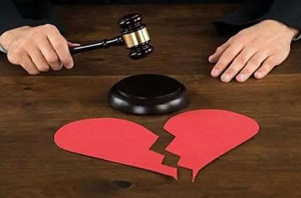 離婚需要帶什么證件去辦理？