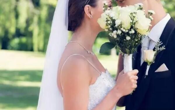 夢見自己結婚辦喜事的場面是什么意思？